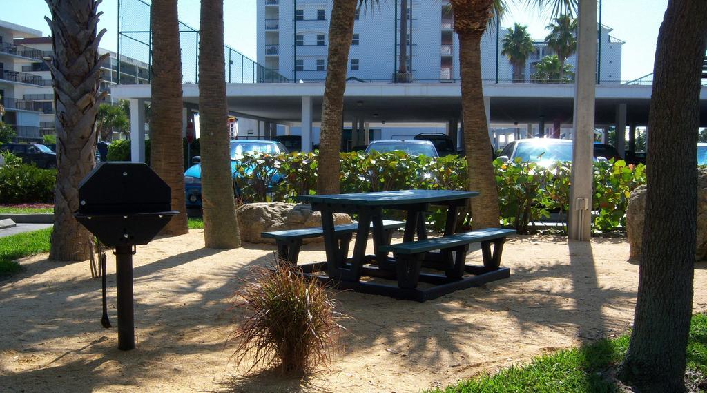 The Resort On Cocoa Beach Exterior photo